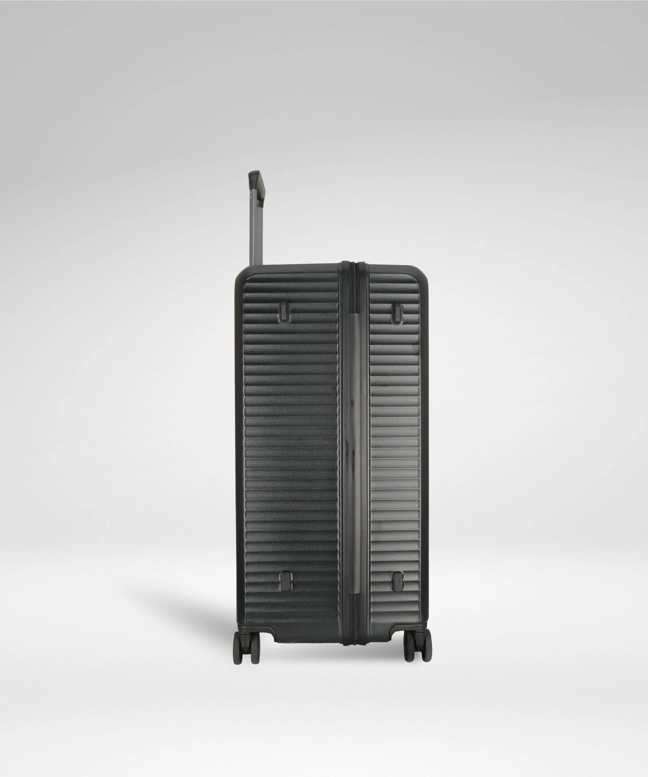 Airways Southland Trunk Black 26"